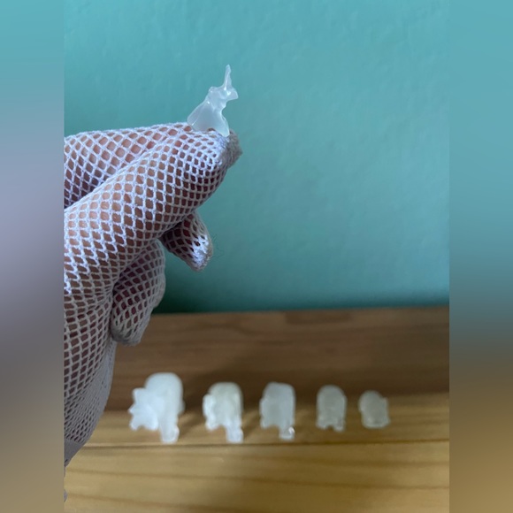 Carved White Quartz Parade 6 Elephants Figurines Graduating 0.7-2” - Picture 8 of 8